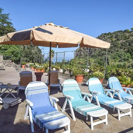 Vakantiehuis Lovely In Forio D'ischia *